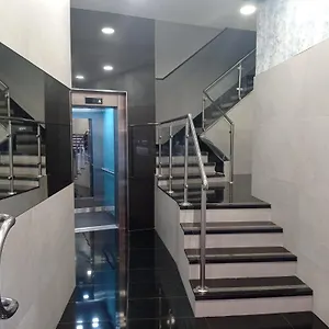 Amplio, Luminoso Y Moderno Cerca Del Casco Viejo Apartamento
